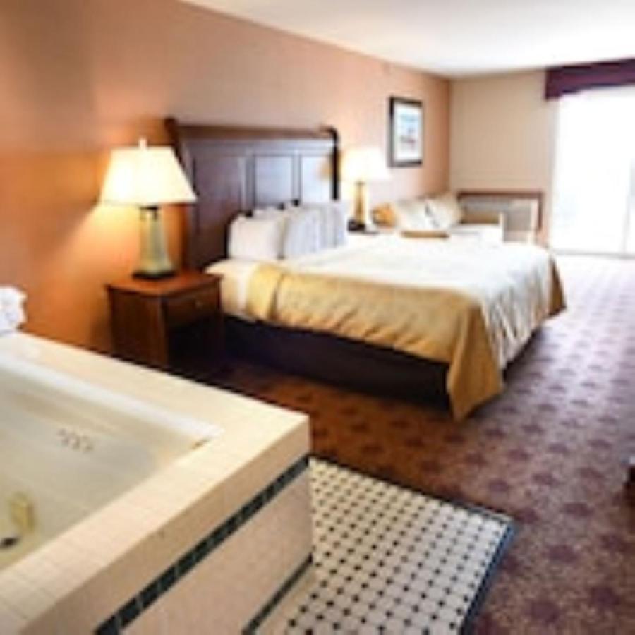 Hamilton Inn Select Beachfront Mackinaw City Dış mekan fotoğraf